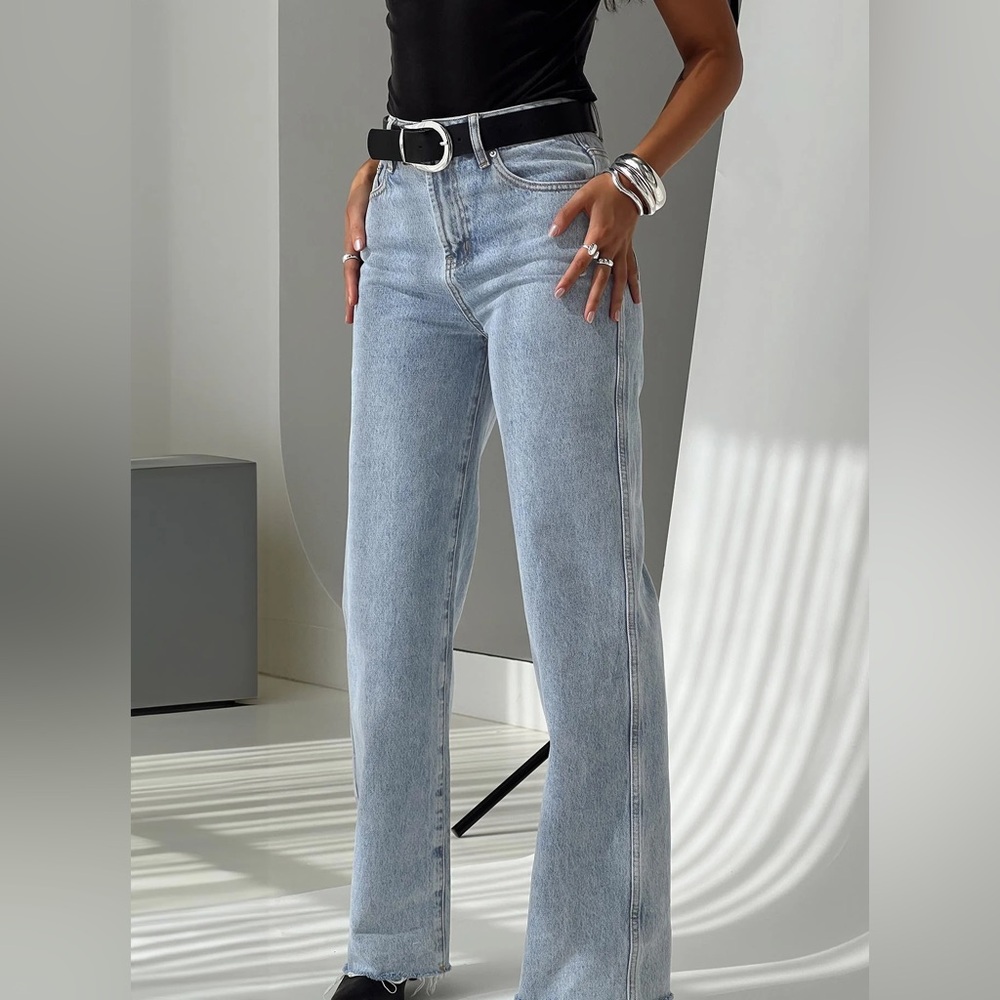 Karlina High Rise Straight Leg Jean Light Wash - Picture 1 of 6